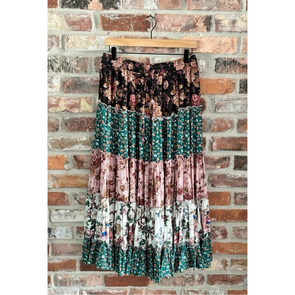 Easel Mixed Floral Tiered Midi Dress NEW - Picture 1 of 7